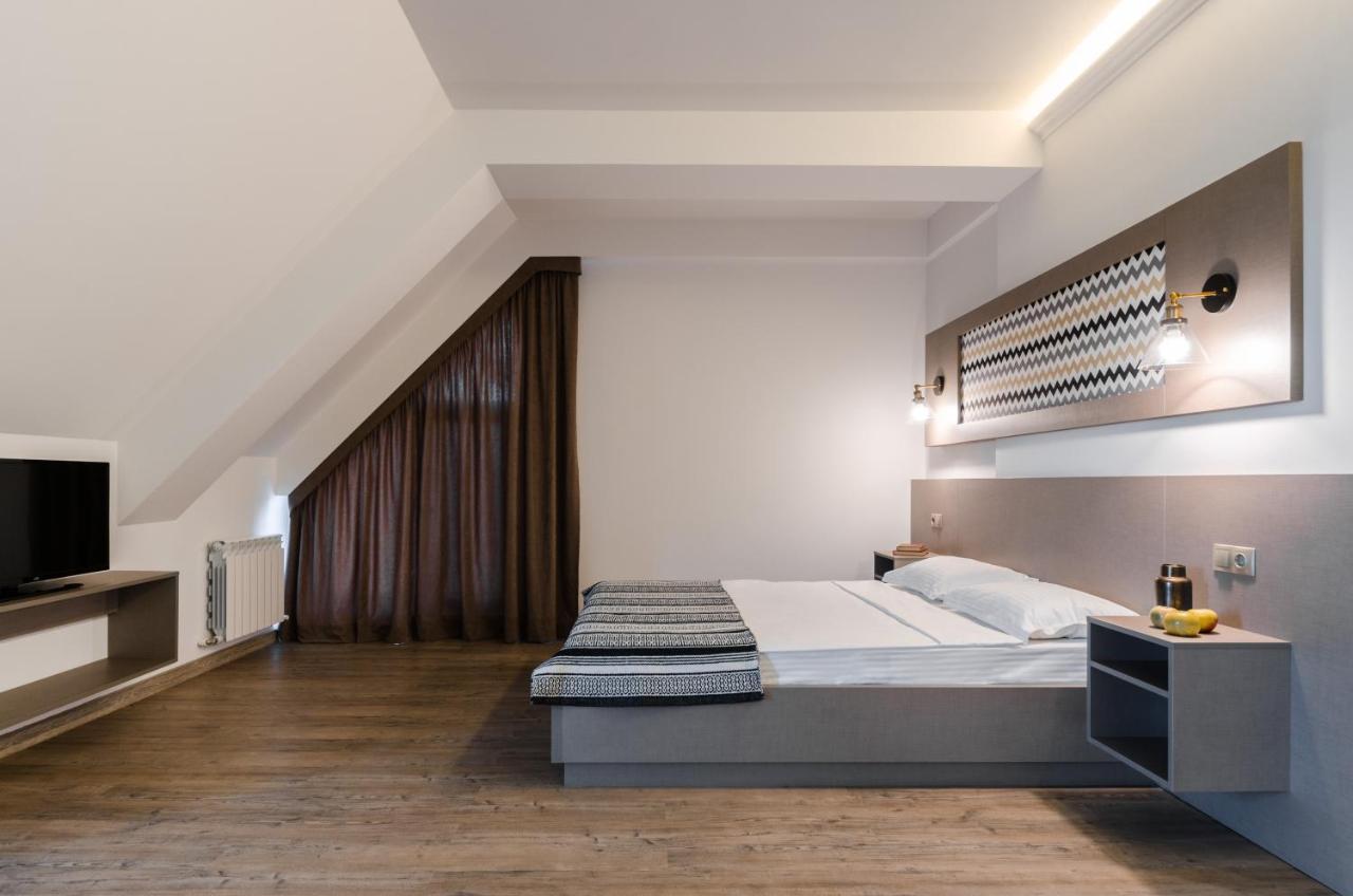 Casa Daca Boutique Hotel キシナウ エクステリア 写真