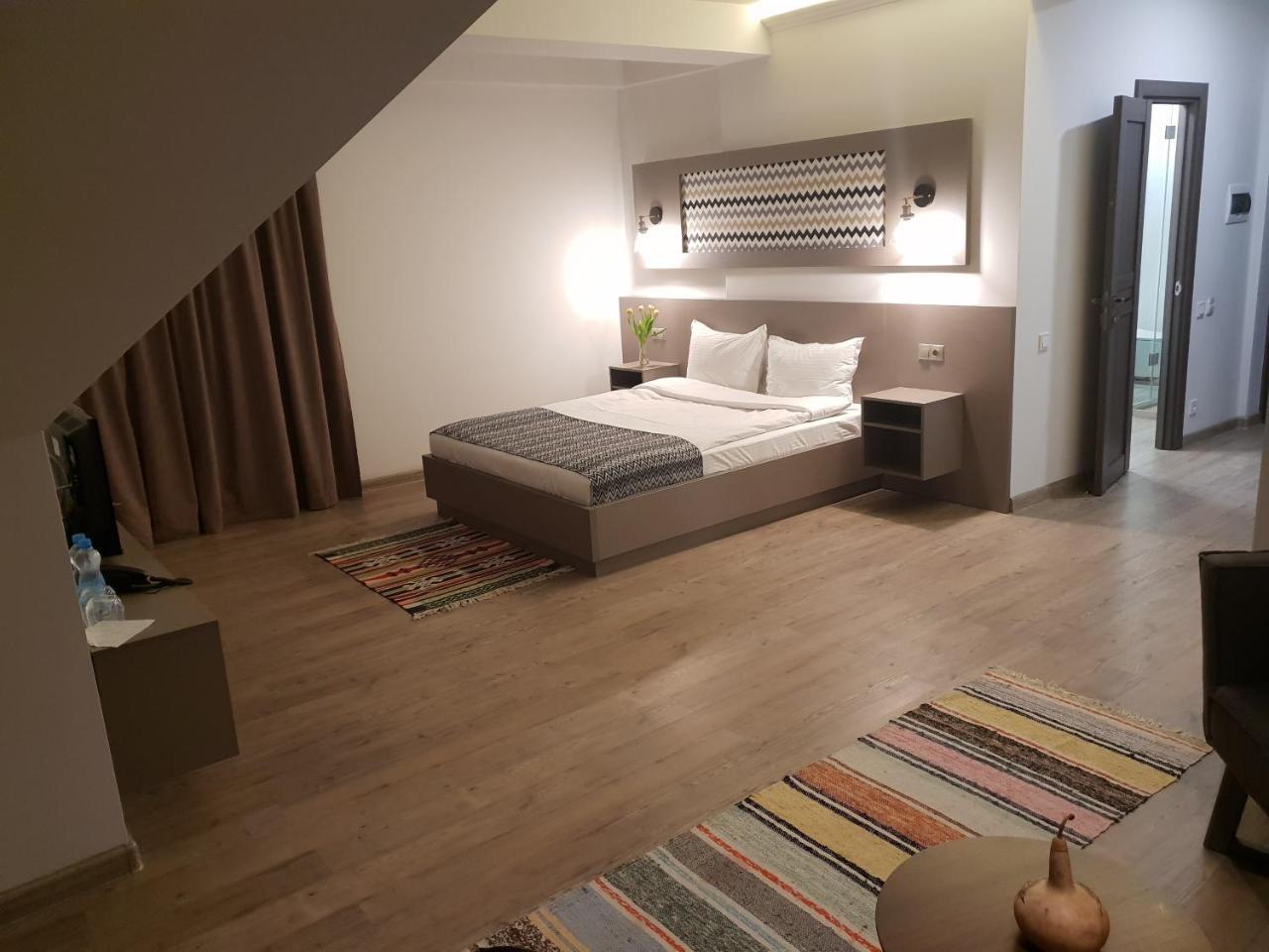 Casa Daca Boutique Hotel キシナウ エクステリア 写真