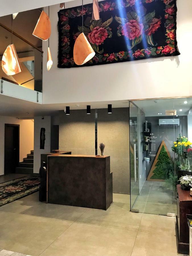 Casa Daca Boutique Hotel キシナウ エクステリア 写真